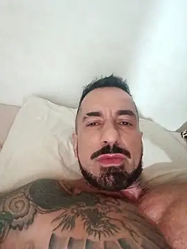 muscle model33 online show from 20, 3, 2026