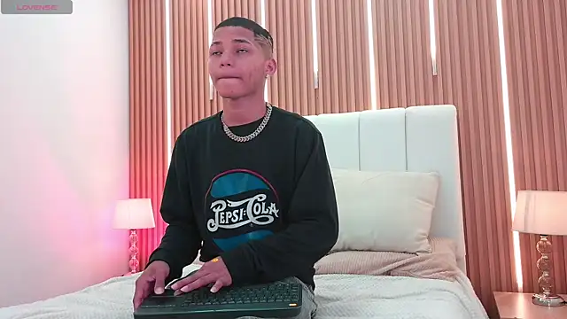 Kelvin Josue online show from 9, 5, 2026