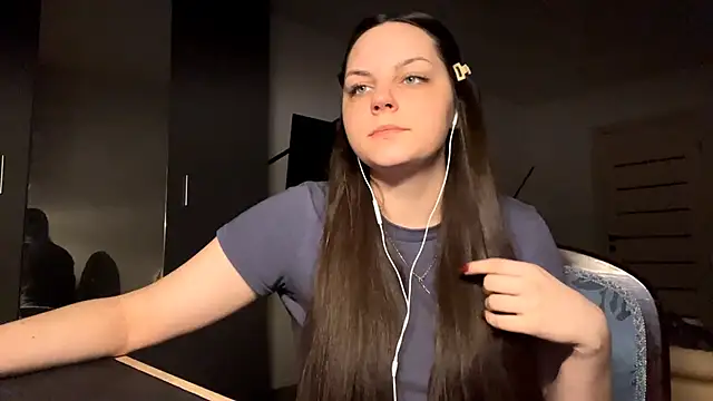 EmilyCroft online show from 23, 3, 2026