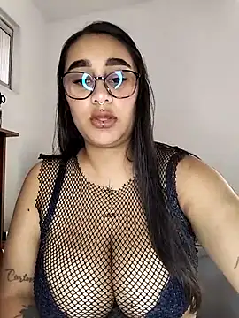 Mia skyy18 online show from 14, 5, 2026