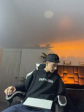 SebastianReed  online show from 22, 4, 2026
