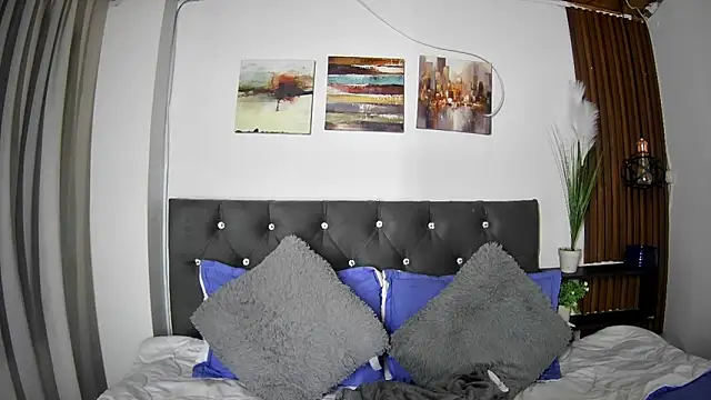 naughtycouplex  online show from 26, 3, 2026
