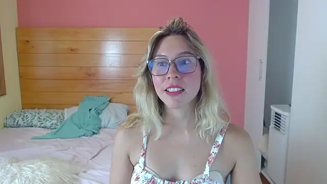 Dulce Victoria  online show from 21, 3, 2026