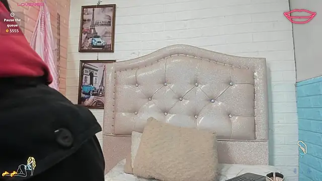 LITTLE-NESSA online show from 7, 5, 2026