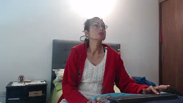 Taniafirelux online show from 23, 3, 2026