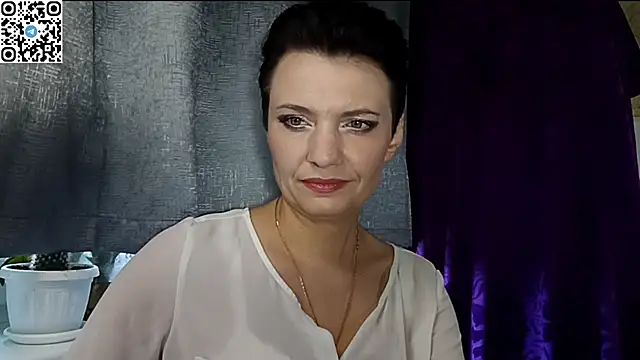 HotMamaQueen234 online show from 11, 5, 2026