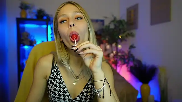 Luna Grace18 online show from 26, 3, 2026