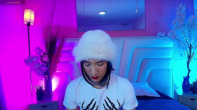 Izzy foxxy online show from 19, 3, 2026