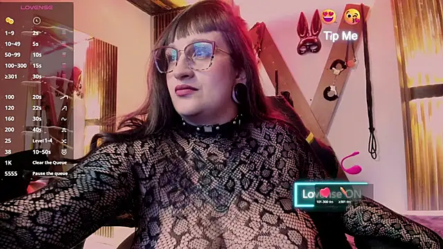 Snapshot of Violett_8 chatting on 19, 6, 2026 Violett 8 online show from 19, 6, 2026