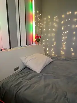 Taya lips online show from 20, 3, 2026