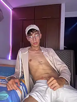 Snapshot of Milo_Gunnar chatting on 22, 4, 2026 Milo Gunnar online show from 22, 4, 2026