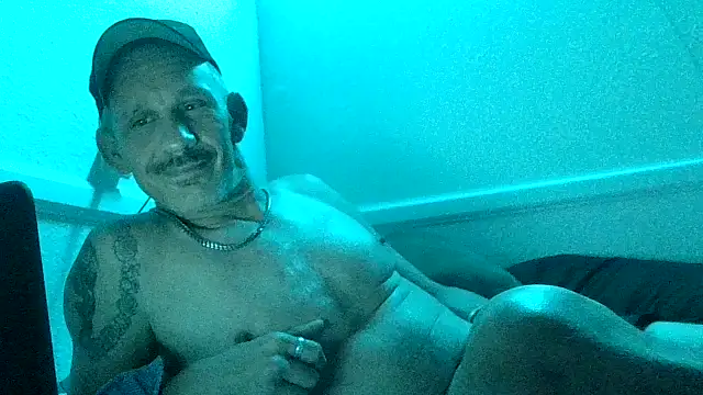 Snapshot of woddy87 chatting on 18, 5, 2026 woddy87 online show from 18, 5, 2026