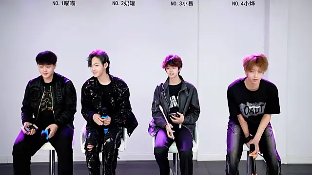 Snapshot of handsomeboy-002 chatting on 17, 3, 2026 handsomeboy-002 online show from 17, 3, 2026