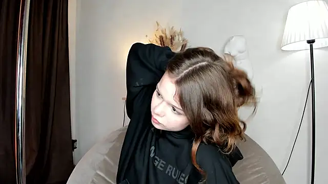 Jooany online show from 31, 3, 2026