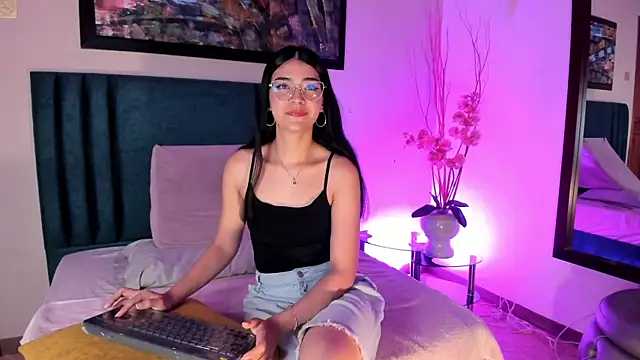 AnnieBlluee online show from 23, 6, 2026