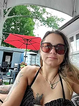Snapshot of Couple_qc chatting on 28, 6, 2026 Couple qc online show from 28, 6, 2026