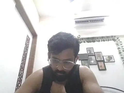 Snapshot of aryaka1303 chatting on 27, 4, 2026 aryaka1303 online show from 27, 4, 2026