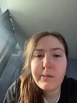 Snapshot of charmingggirl chatting on 6, 4, 2026 charmingggirl online show from 6, 4, 2026