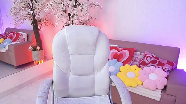 LucyWeisser online show from 20, 3, 2026