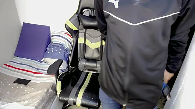 Mathias twinkk online show from 23, 3, 2026