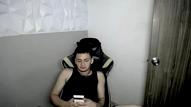 Snapshot of Mathias_twinkk chatting on 15, 4, 2026 Mathias twinkk online show from 15, 4, 2026