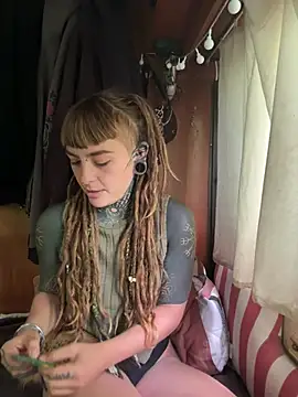 HornyHippy1 online show from 18, 5, 2026