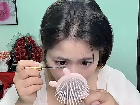 Snapshot of Nhanlu009 chatting on 4, 4, 2026 Nhanlu009 online show from 4, 4, 2026