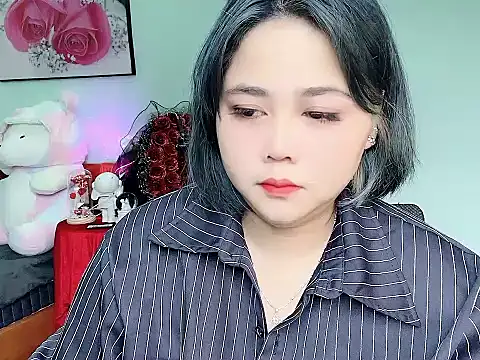 Snapshot of Nhanlu009 chatting on 4, 5, 2026 Nhanlu009 online show from 4, 5, 2026