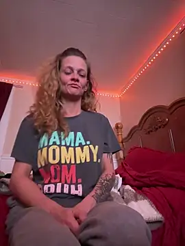 Snapshot of MaKeItWeT4200 chatting on 25, 3, 2026 MaKeItWeT4200 online show from 25, 3, 2026