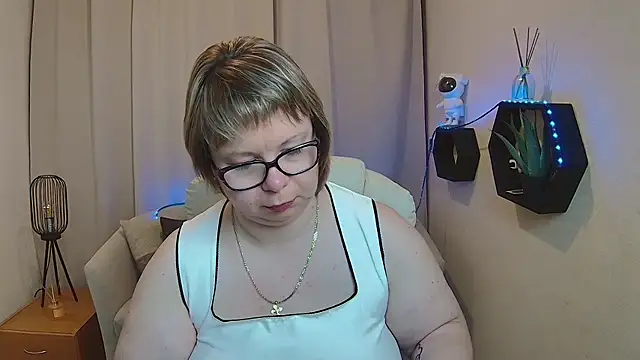 BonnnyBoobsy online show from 12, 5, 2026