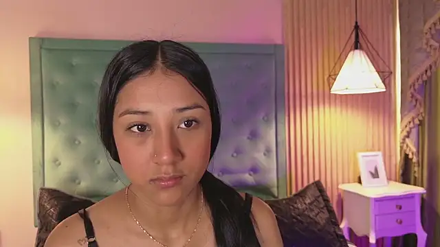 ninaBravu online show from 13, 5, 2026
