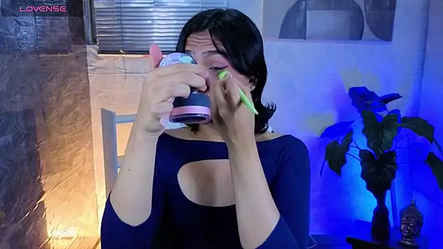 Zoee Kiss  online show from 28, 6, 2026