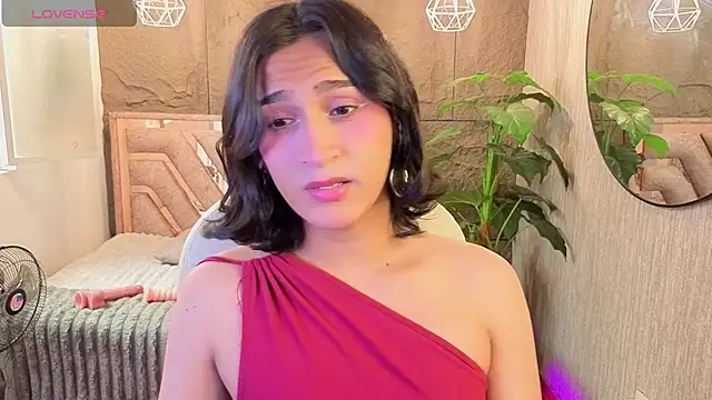 Zoee Kiss  online show from 22, 7, 2026