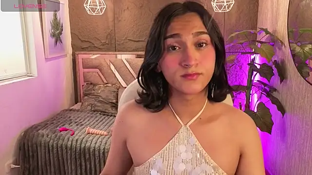 Zoee Kiss  online show from 24, 7, 2026
