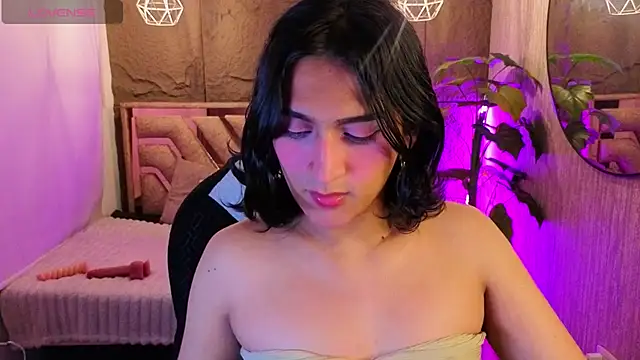 Zoee Kiss  online show from 29, 7, 2026