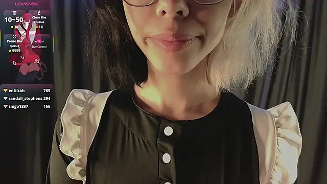 Layla Muur online show from 24, 4, 2026