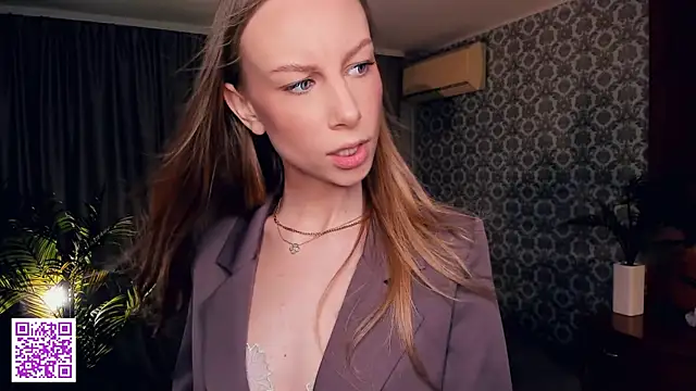 AmilyAmilli online show from 9, 4, 2026