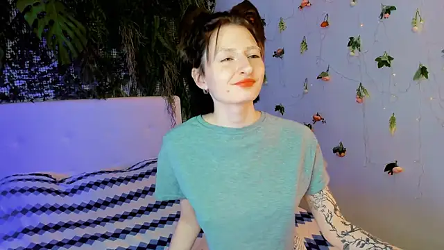 Kira  Cutie online show from 2, 7, 2026