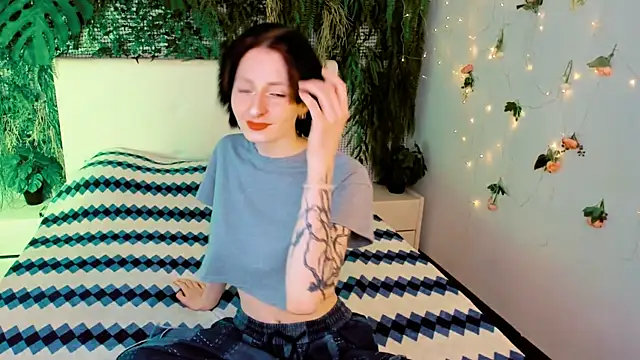 Kira  Cutie online show from 5, 7, 2026