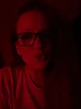 LizzieZ1975 online show from 4, 5, 2026