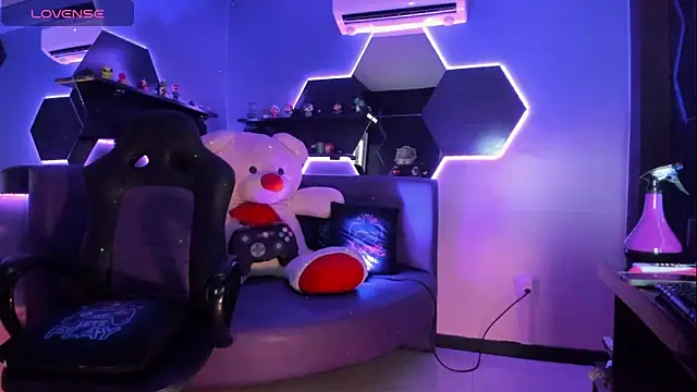 DaphneHarrison online show from 23, 3, 2026