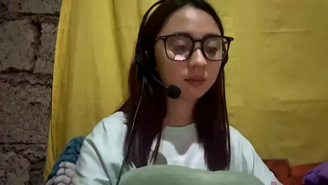 LenoraLacassagne online show from 22, 3, 2026