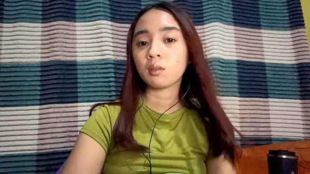 LenoraLacassagne online show from 23, 3, 2026