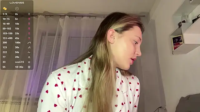 1Kellynaive online show from 19, 4, 2026
