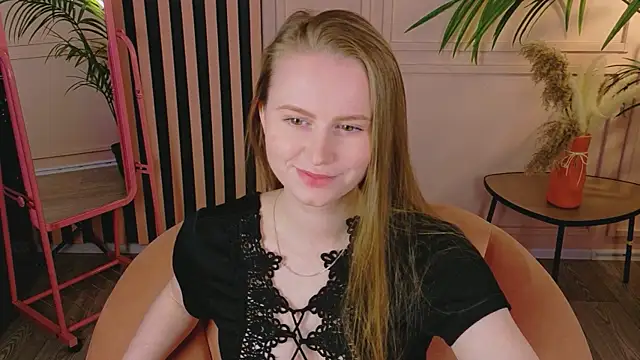 Lover Daisy  online show from 5, 5, 2026