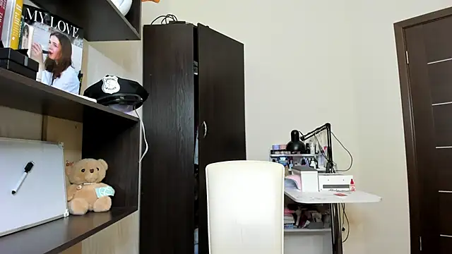 Snapshot of OhMyAlice chatting on 19, 6, 2026 OhMyAlice online show from 19, 6, 2026