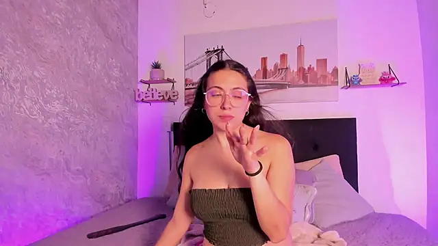 Snapshot of SofiaLujan_ chatting on 18, 6, 2026 SofiaLujan online show from 18, 6, 2026