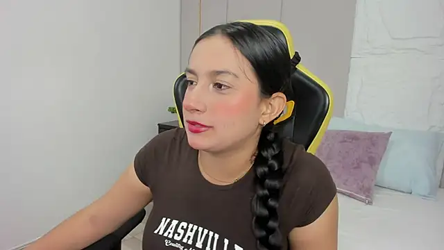 kira relish online show from 15, 4, 2026