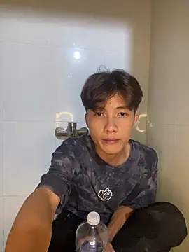 Snapshot of Nguyencuong1999 chatting on 3, 6, 2026 Nguyencuong1999 online show from 3, 6, 2026