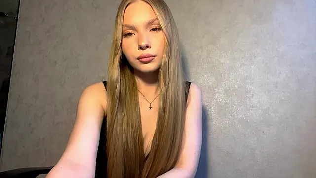 CarolineNine online show from 10, 4, 2026